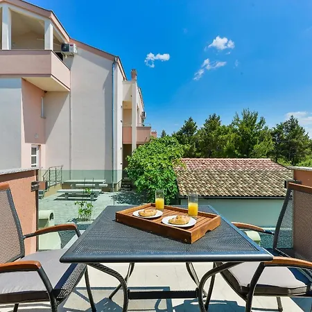 Villa Villa With 2 Bedrooms And Private Jacuzzy, Private Parking - Cas5
