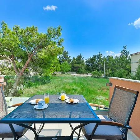 Villa Villa With 2 Bedrooms And Private Jacuzzy, Private Parking - Cas5 *