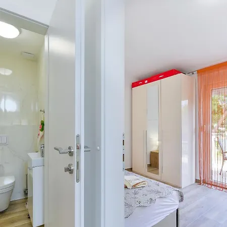 Villa Villa With 2 Bedrooms And Private Jacuzzy, Private Parking - Cas5