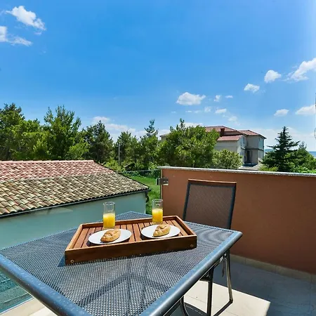 Villa With 2 Bedrooms And Private Jacuzzy, Private Parking - Cas5