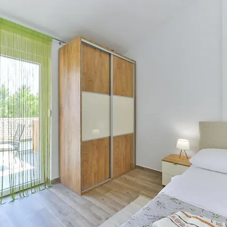 Villa With 2 Bedrooms And Private Jacuzzy, Private Parking - Cas5