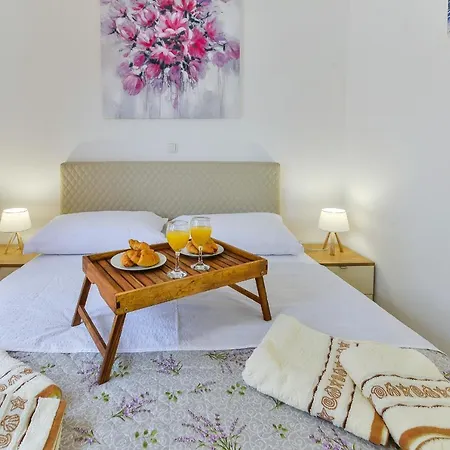 Villa With 2 Bedrooms And Private Jacuzzy, Private Parking - Cas5 Starigrad Paklenica